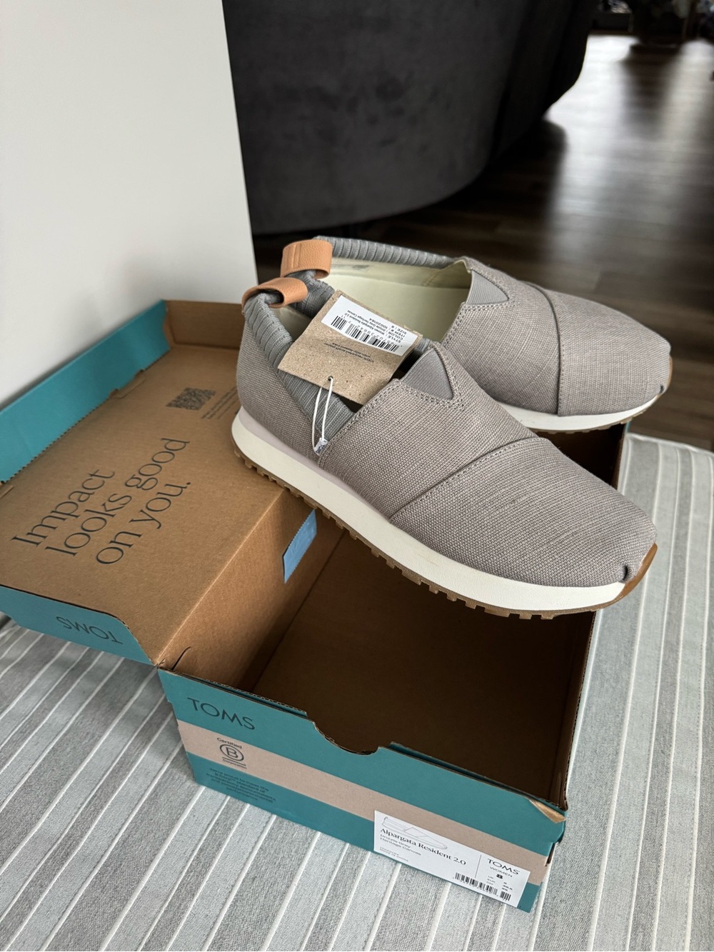 Toms women’s Slip-On  in Light Taupe/grey with White Sole